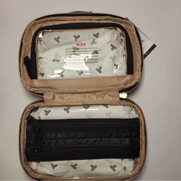 NWT Authentic Tumi Alpha Split Travel Kit Toiletry
Black Unisex - Picture 6 of 8